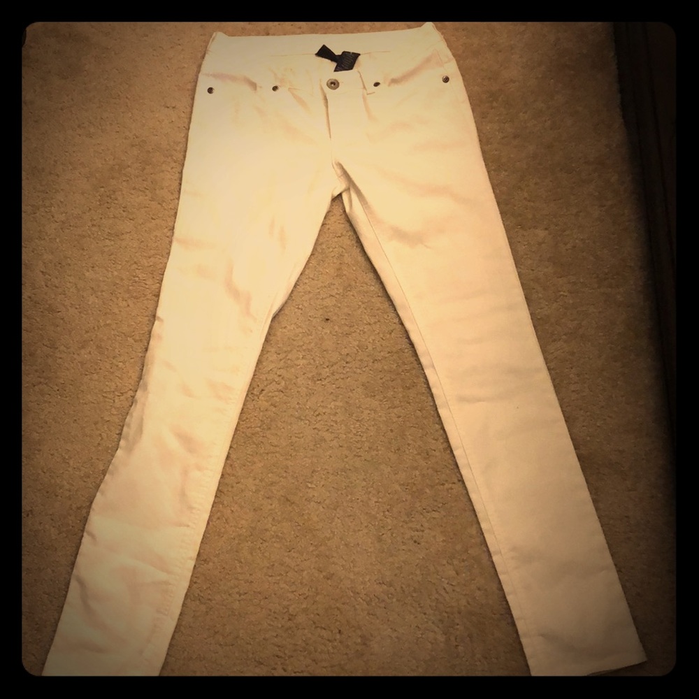 White skinny jeans
